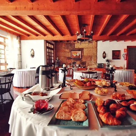 Pazo Revel & 호텔 산신소