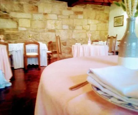 Pazo Revel & 호텔 산신소